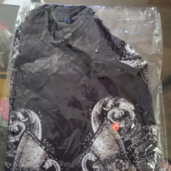 9 Rocker/Biker shirts. Size m/l. - Picture 9 of 16